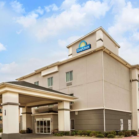 Days Inn & Suites By Wyndham Mineral Wells Exterior foto